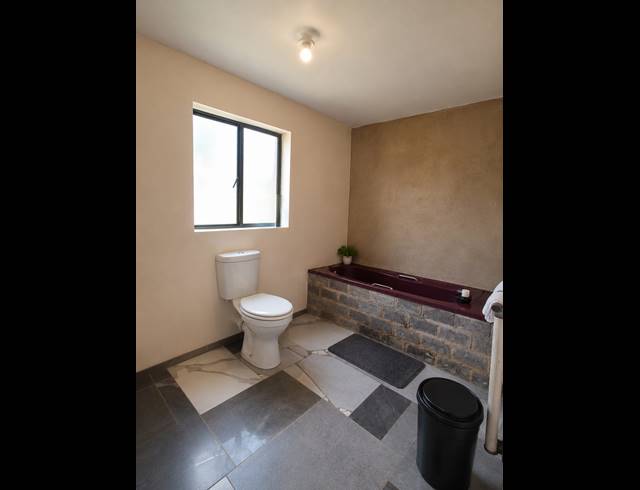 7 BEDROOM HOUSE FOR SALE IN BEDWORTH PARK